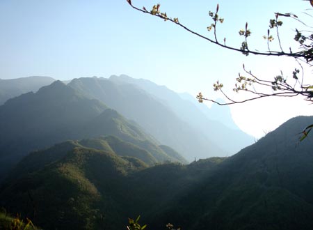 Người nhà nạn nhân MH370 an ủi thân nhân hành khách MH17